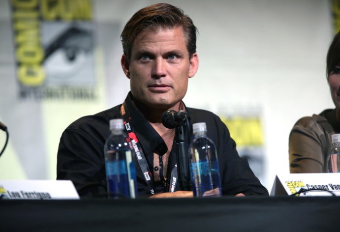 Casper Van Dien