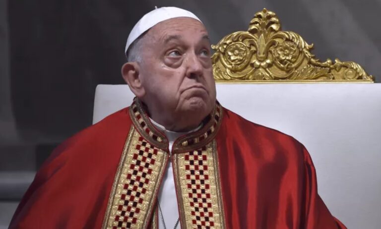 Wie is Paus Franciscus? Alles over de paus die de katholieke kerk